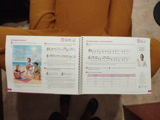 Libros de texto 4 primaria en perfecto estado
