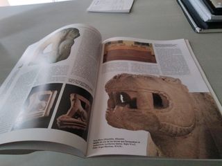 Revistas de  Arqueología Desperta Ferro y libro.