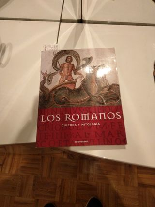 Revistas de  Arqueología Desperta Ferro y libro.
