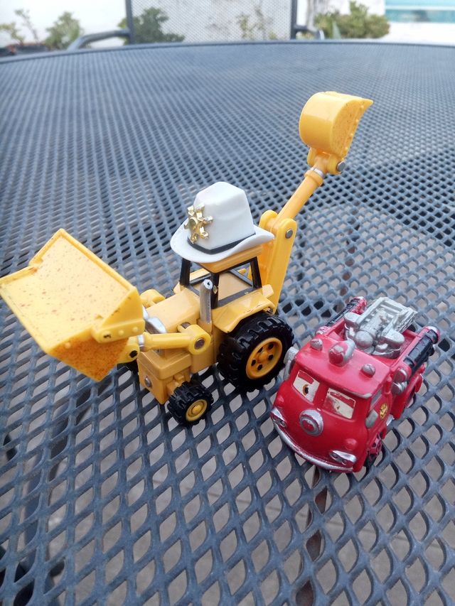 2 Vehículos Disney Pixar: Tractor & Camión