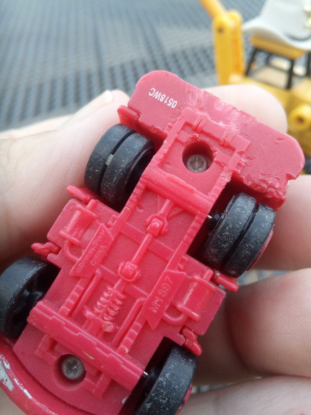 2 Vehículos Disney Pixar: Tractor & Camión