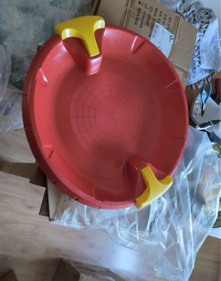 Trineo plástico rojo infantil