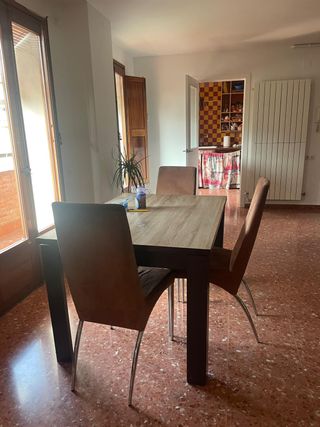 REBAJADO!!! Mesa comedor y 4 sillas marrones
