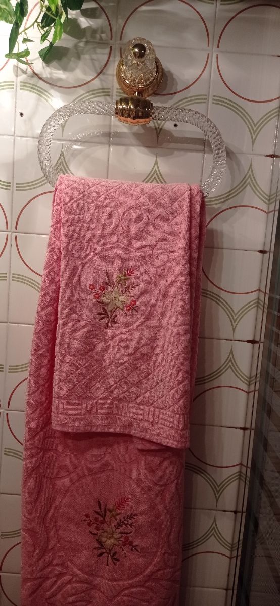 Toallero baño cristal y metal dorado