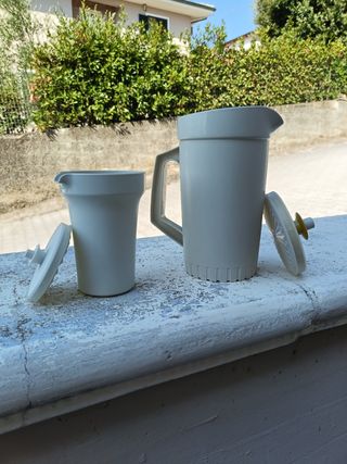 Caraffe Tupperware vintage con coperchio filtrante