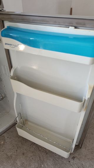 Nevera Dometic trivalente