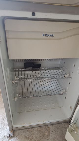 Nevera Dometic trivalente