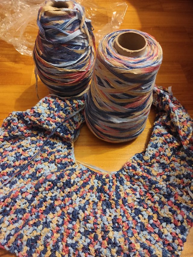 Filato stampato tessiland: 2 rocchetti