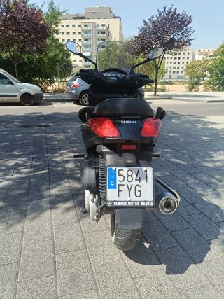 Yamaha X Max 250 - Scooter