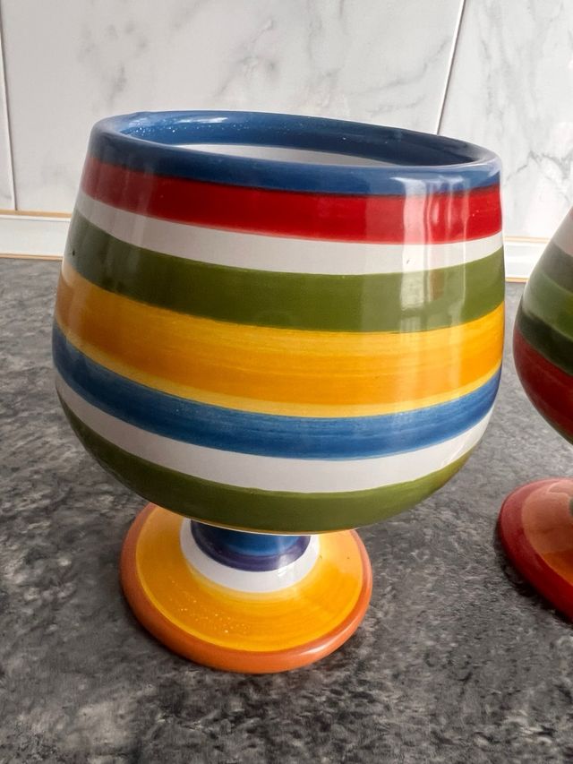Copas de cerámica multicolor