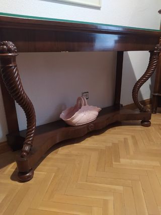 Consola madera estilo antiguo