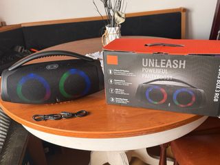Altavoz Bluetooth Portátil con Luces