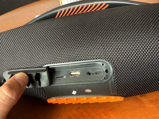 Altavoz Bluetooth Portátil con Luces