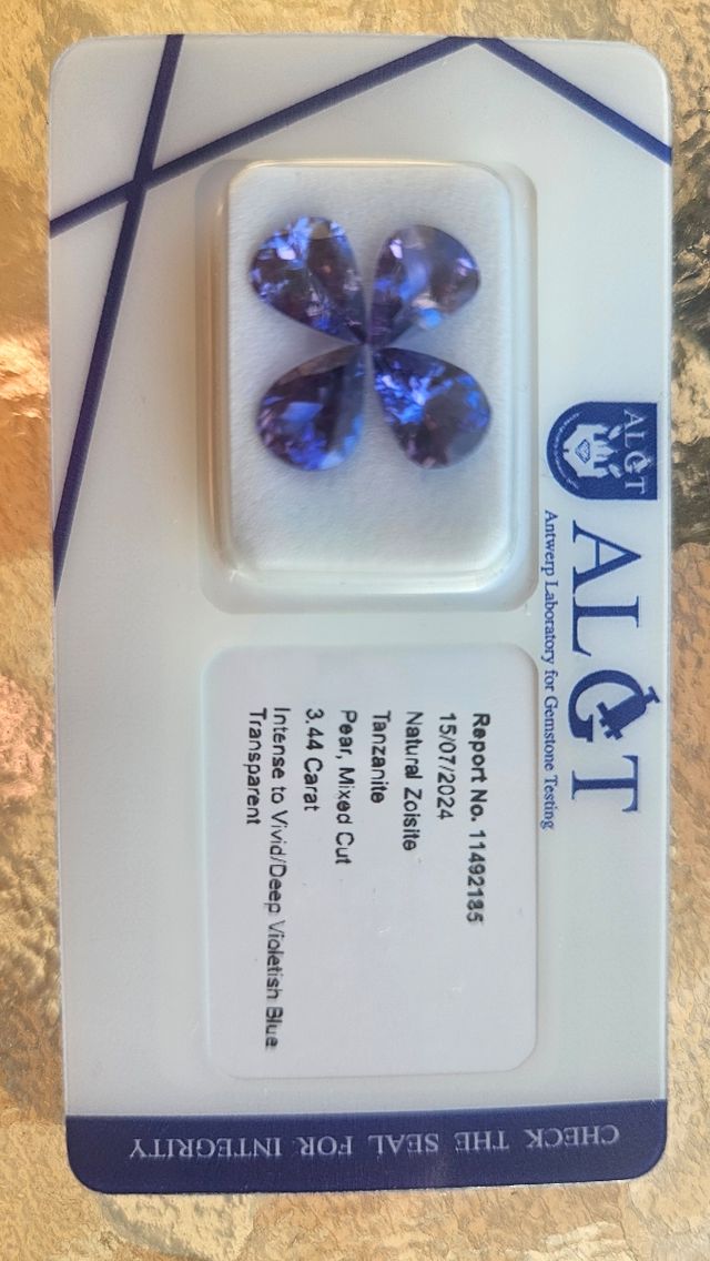 4 Tanzaniti taglio a goccia - 3.44 ct certificata