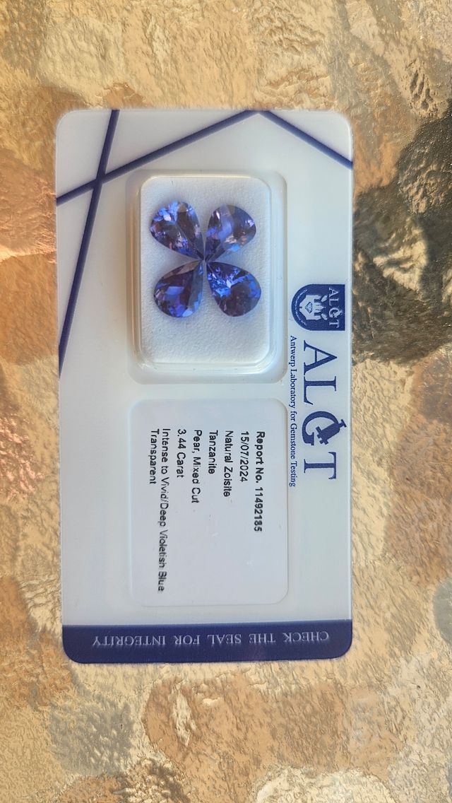 4 Tanzaniti taglio a goccia - 3.44 ct certificata