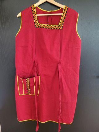 Grembiule rosso e giallo vintage