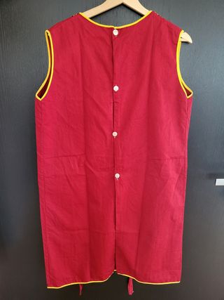 Grembiule rosso e giallo vintage