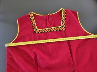 Grembiule rosso e giallo vintage