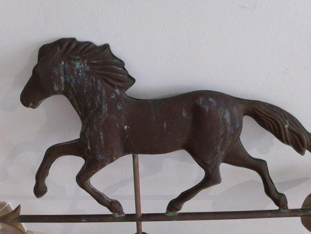 Banderuola vintage a forma di cavallo in metallo