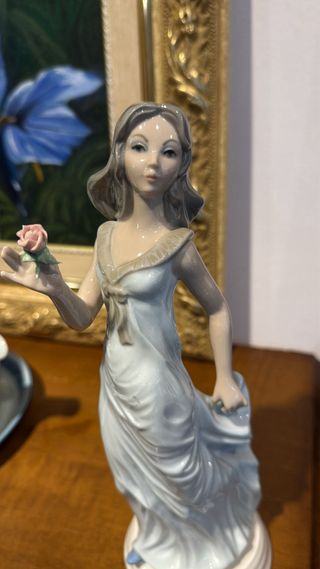 FIGURA DAMA TENGRA