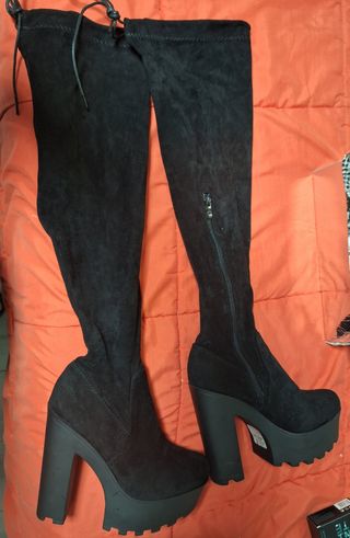 Botas altas negras T.36