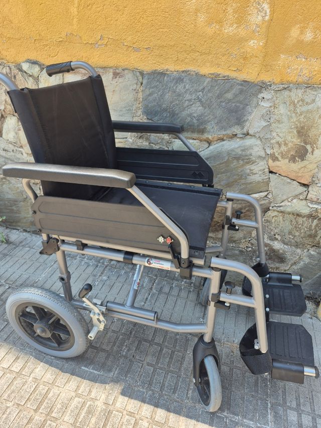 Silla de ruedas plegable