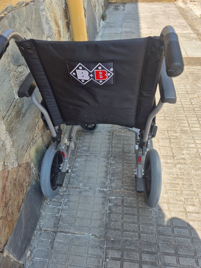 Silla de ruedas plegable