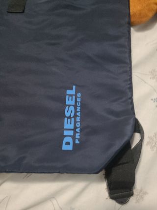 Mochila Diesel negra y azul