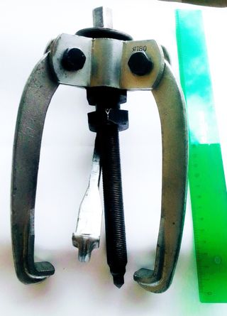 EXTRACTOR DE RODAMIENTOS 3 PATAS. DIAMETRO 180 mm