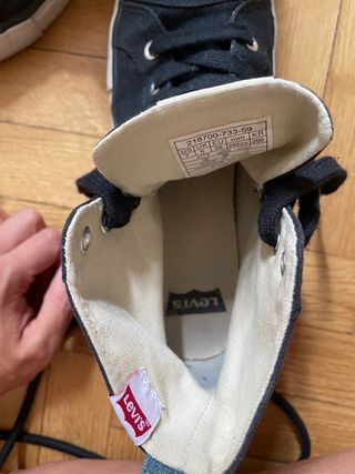 Zapatillas Levis altas negras