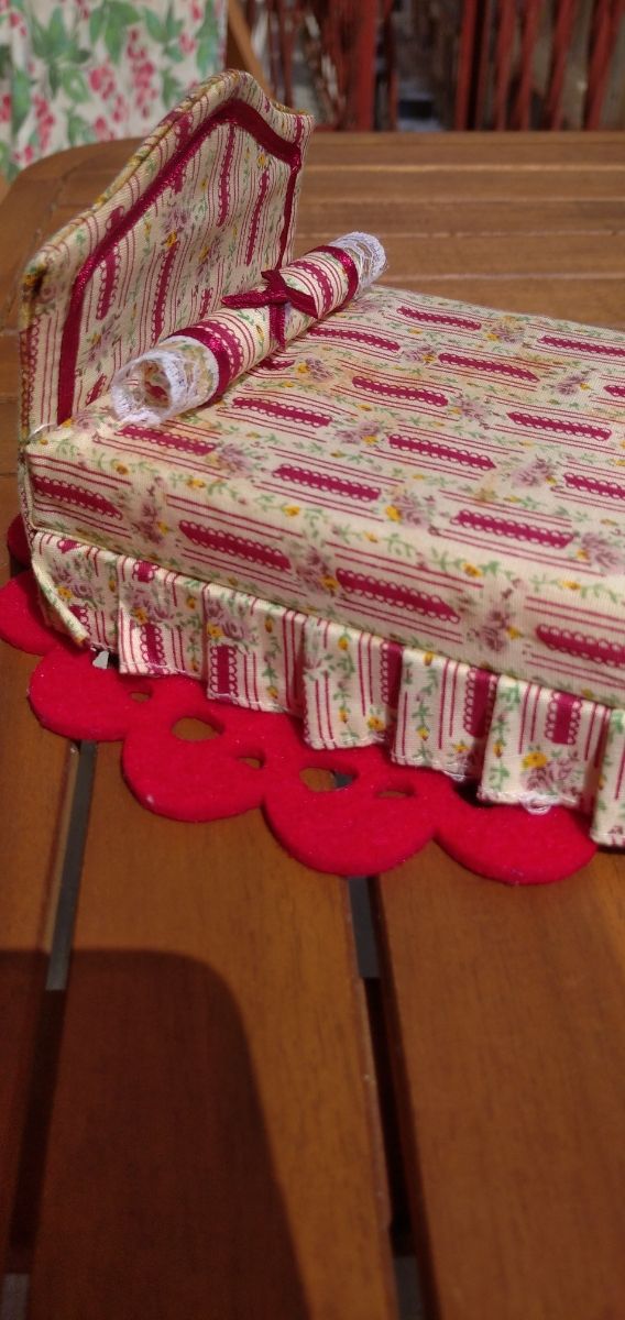 Muñecas de lotería y adornos navideños para casas