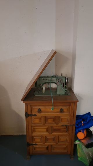 Máquina coser Refrey Transforma vintage.