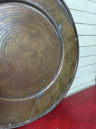 Gran Centro mesa, bandeja metálica dorada vintage