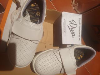 Zapatos Dian blancos - trabajo
