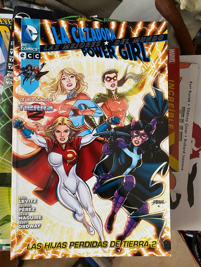 Cazadora Power Girl.Las hijas perdidas de Tierra 2