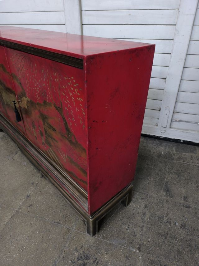 Armario chino lacado rojo y dorado. Vintage