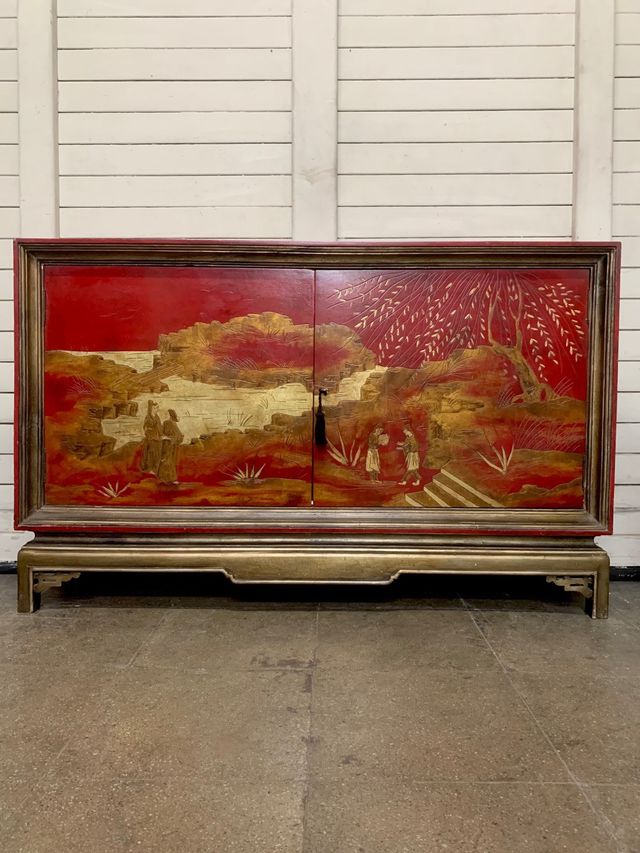 Armario chino lacado rojo y dorado. Vintage