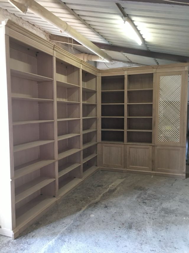 Libreria angolare in legno massello