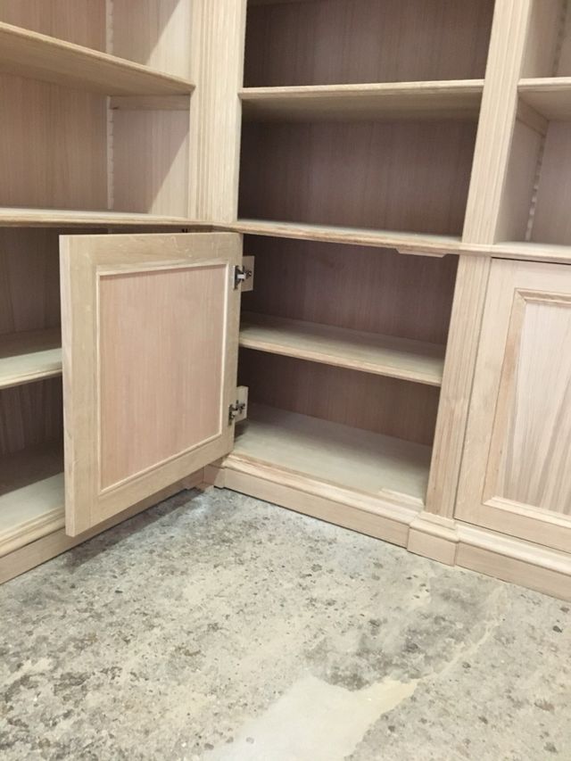 Libreria angolare in legno massello