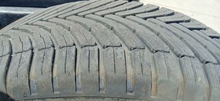 Neumático Bridgestone 235/60/18/107V