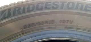 Neumático Bridgestone 235/60/18/107V