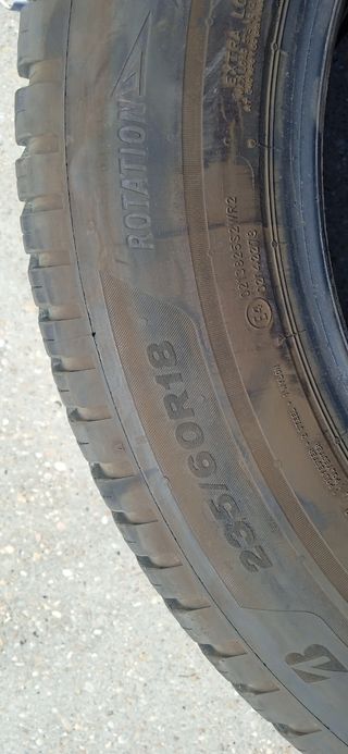 Neumático Bridgestone 235/60/18/107V