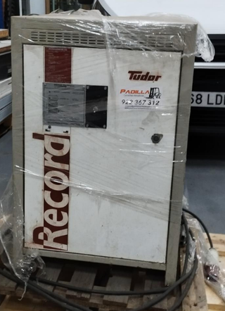 CARGADOR DE BATERÍAS  TUDOR