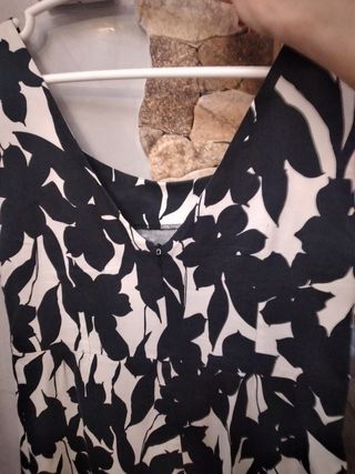 Vestido blanco y negro flores