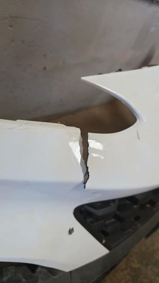 PARAGOLPES DELANTERO HYUNDAI KONA 2021 BLANCO