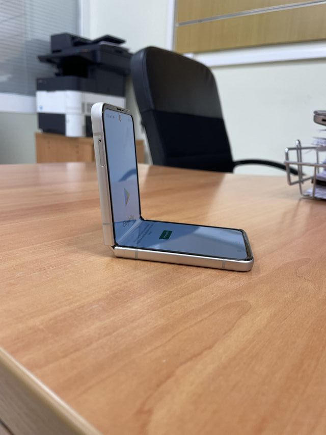 Samsung Z Flip 3 5G - Demo -75762-