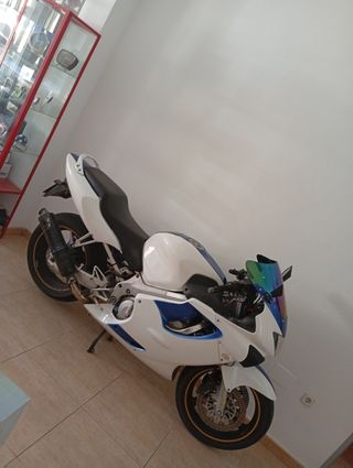 Honda CBR 600 F4 - Moto deportiva