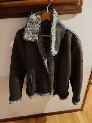 Abrigo marrón de borreguillo