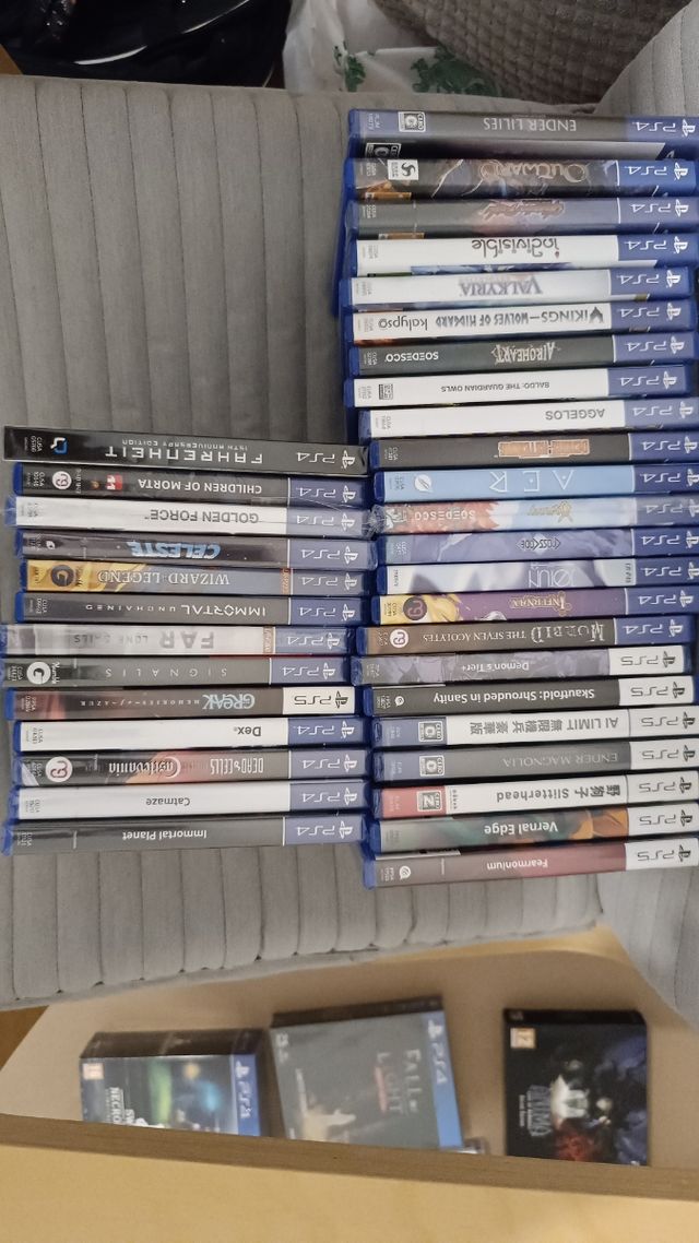 Juegos PS4 Variados - 36 Unidades