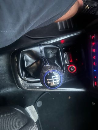 Volkswagen Golf 2002 tel 666217952